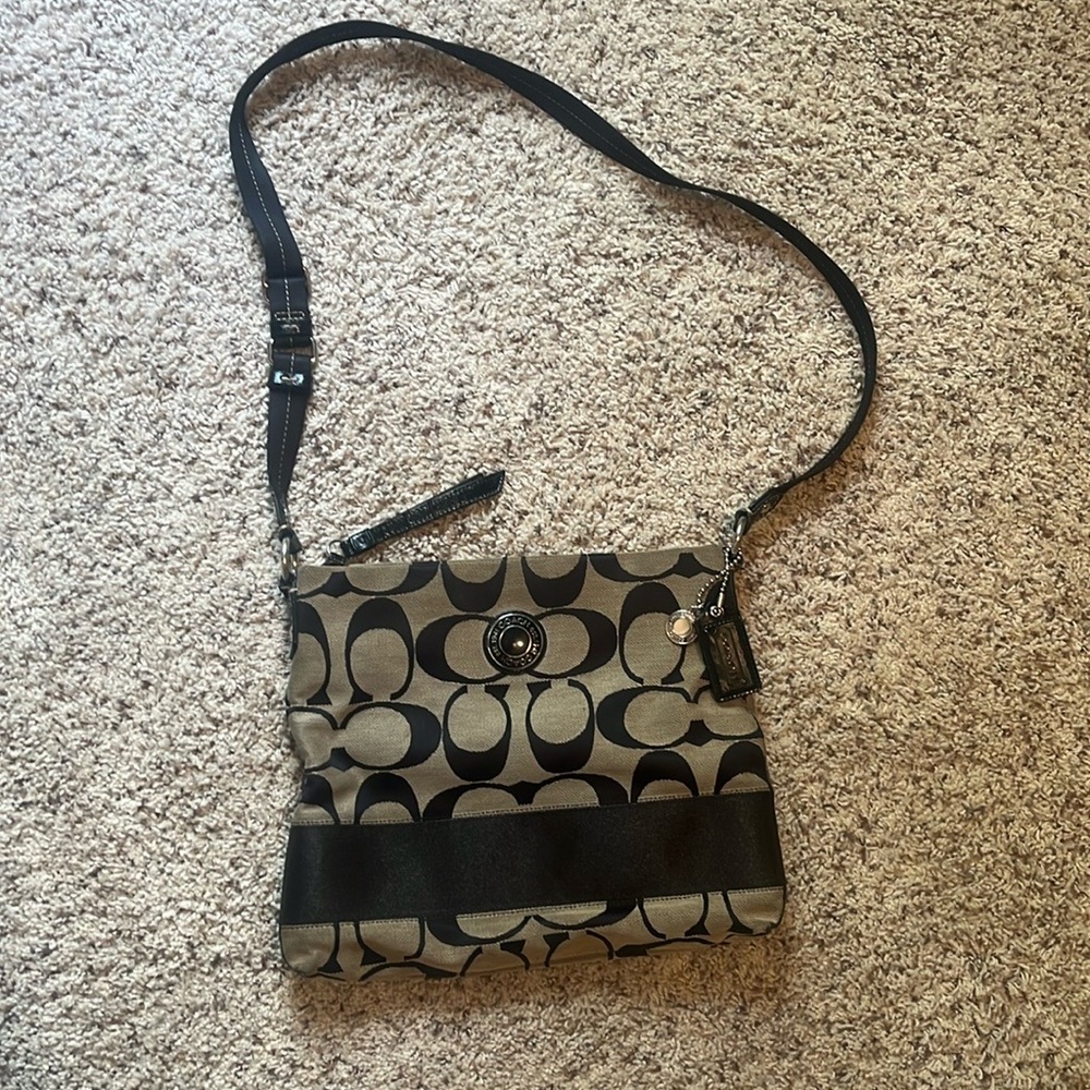 Signature coach crossbody